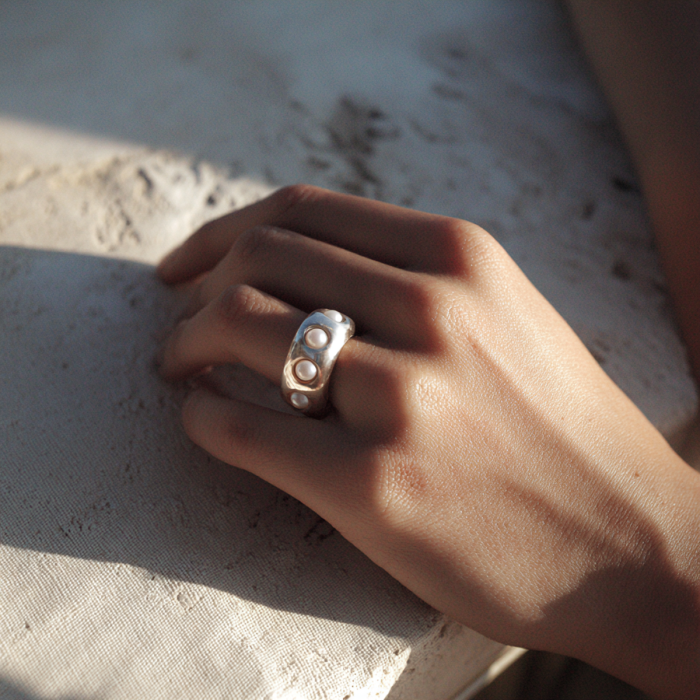 20251007_1713_Silver Bracelet Elegance_remix_01k6zknjakefav6567bhg7vsn4 1-1.png