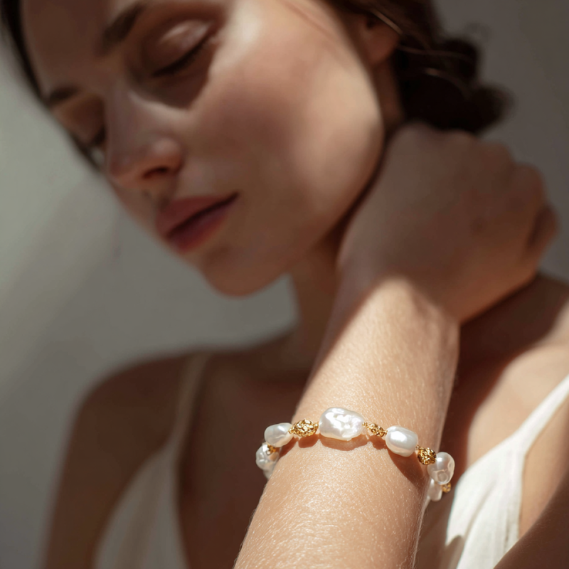 20251007_1713_Silver Bracelet Elegance_remix_01k6zknjakefav6567bhg7vsn4 3.png