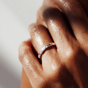 20251007_1713_Silver Bracelet Elegance_remix_01k6zknjakefav6567bhg7vsn4 3.png