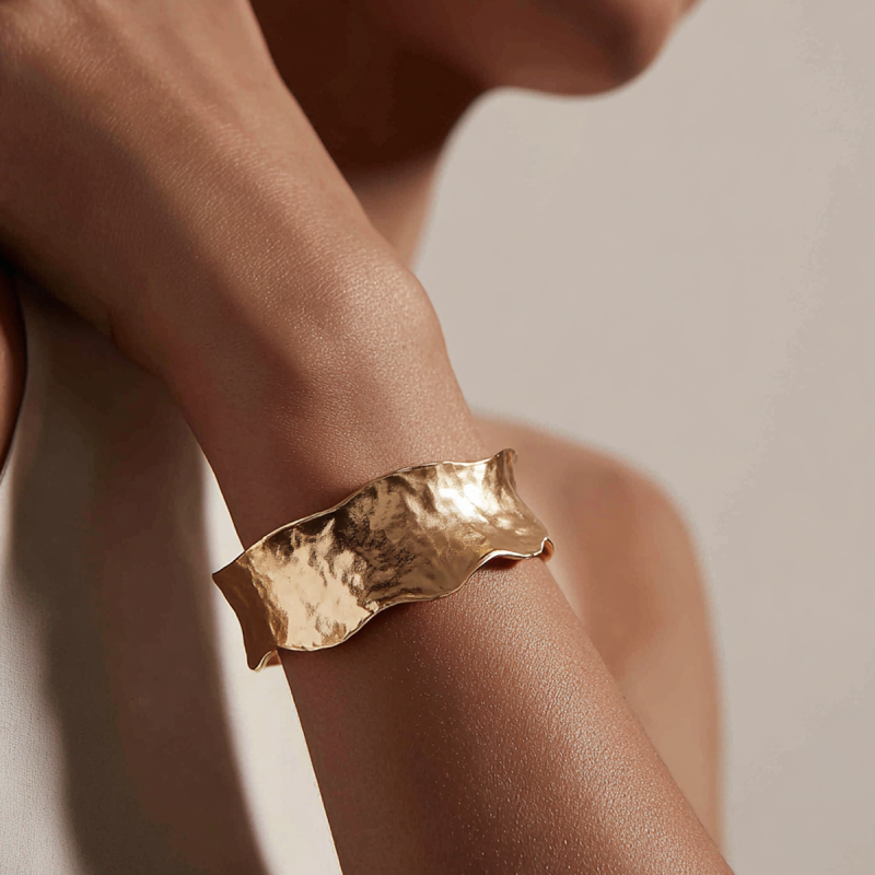 20251007_1713_Silver Bracelet Elegance_remix_01k6zknjakefav6567bhg7vsn4 2.png