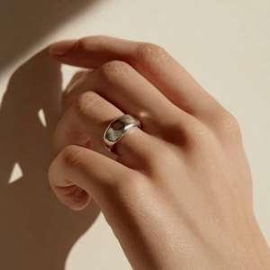 20251007_1713_Silver Bracelet Elegance_remix_01k6zknjakefav6567bhg7vsn4 1-1.png